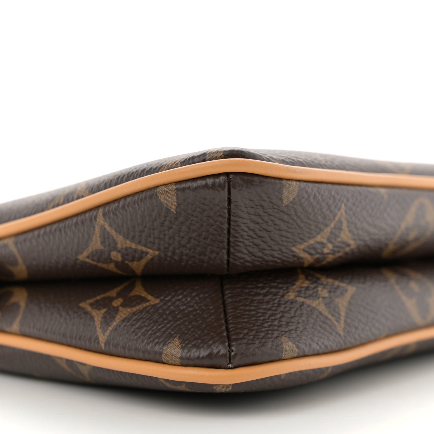 Monogram Liv Pochette