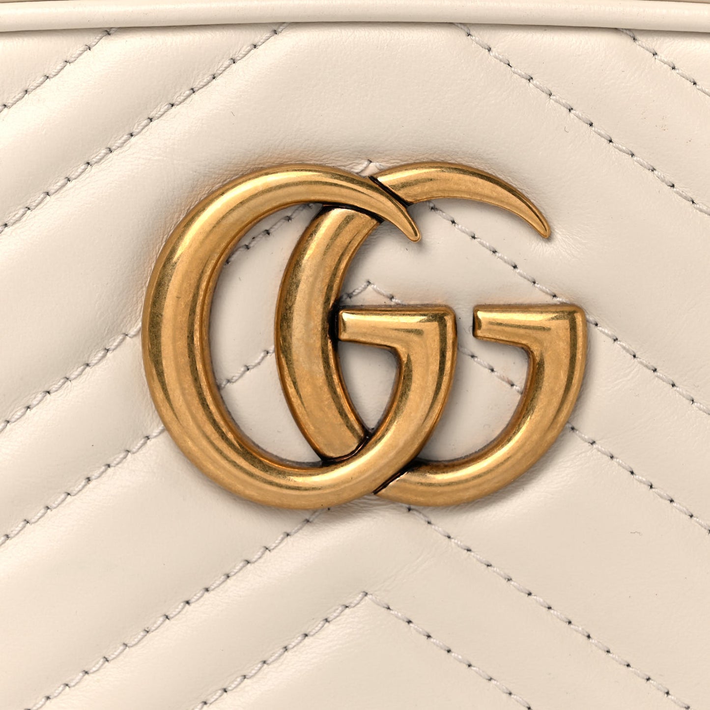 Calfskin Matelasse Small GG Marmont Chain Shoulder Bag White