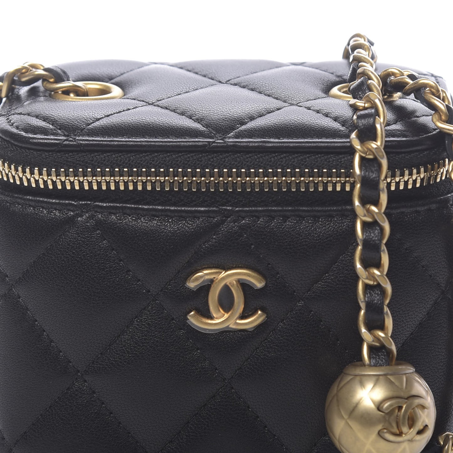 Lambskin Quilted Mini Pearl Crush Vanity Case With Chain Black