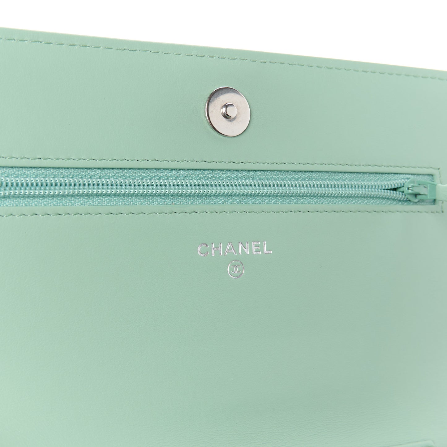 Caviar Quilted Boy Wallet On Chain WOC Light Gren