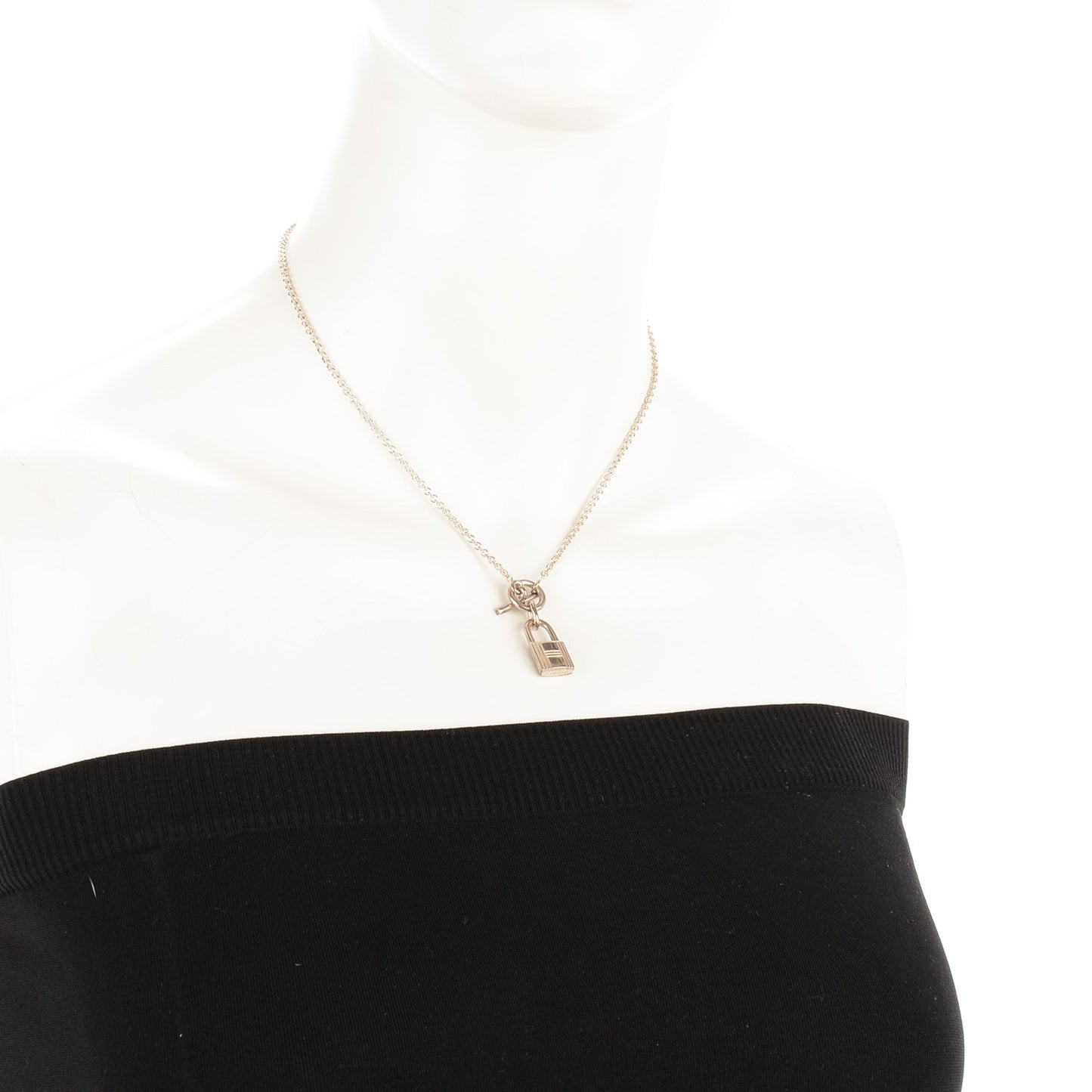 Sterling Silver Cadenas Kelly Lock Pendant Necklace