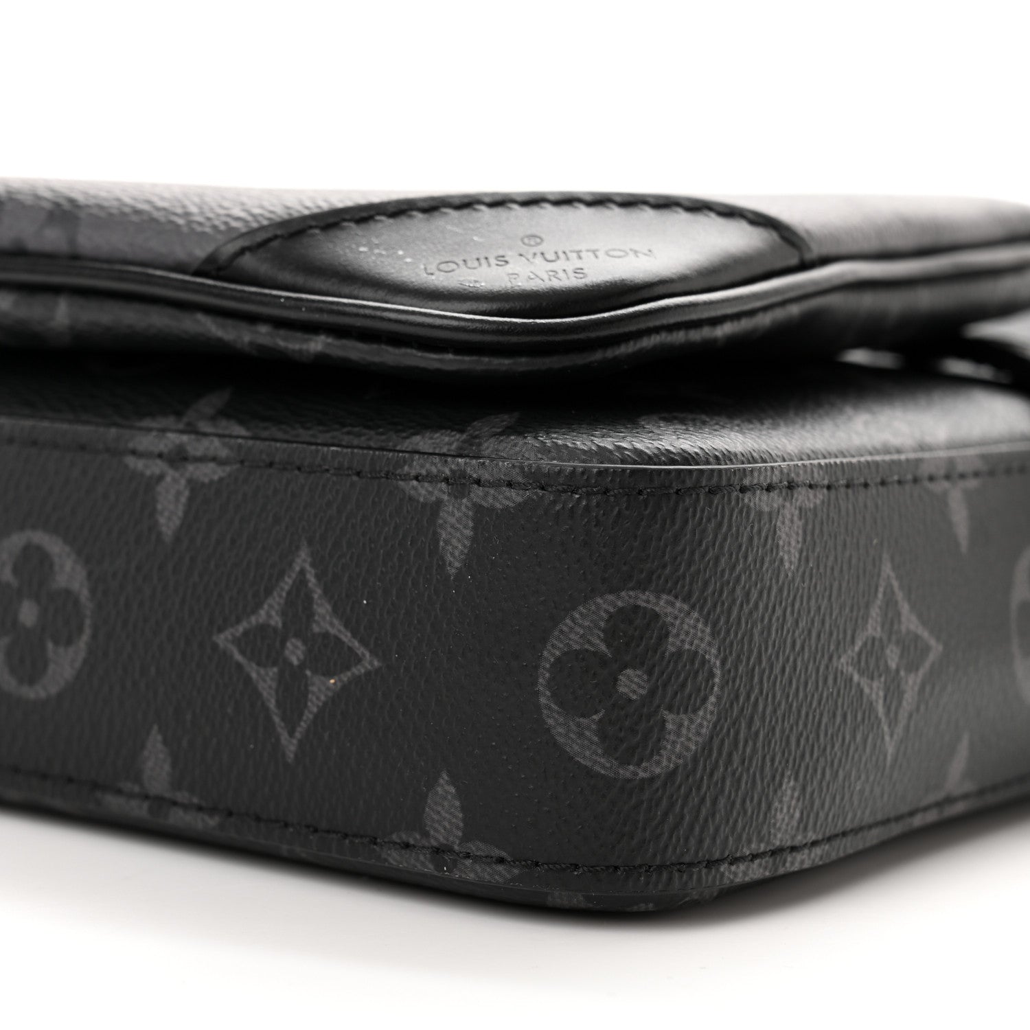 Louis Vuitton Reverse Monogram Eclipse Trio Messenger 9 of 10