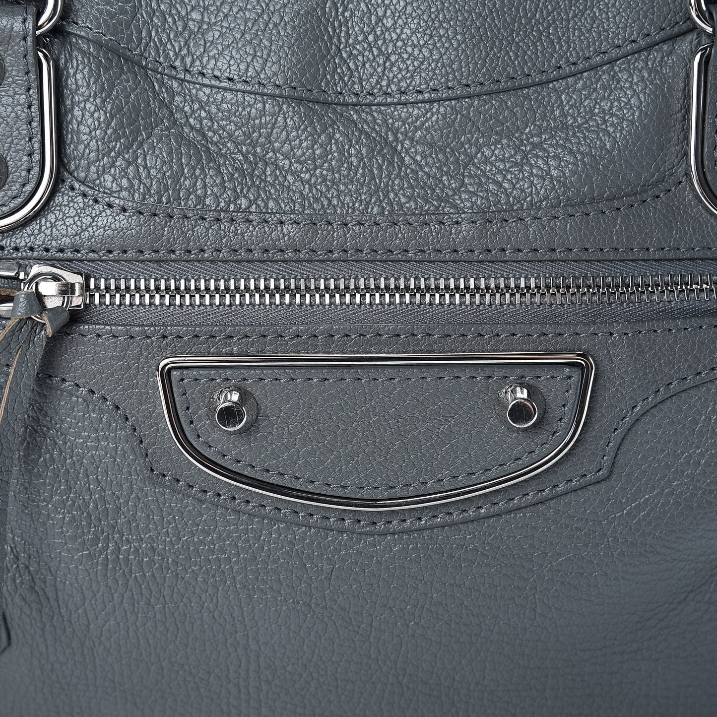 Chevre Silver Metallic Edge Hardware Town Gris Acier