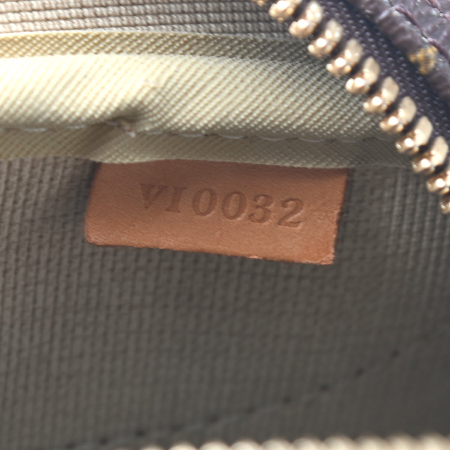 Louis Vuitton Monogram Evasion Sports Bag 7 of 9