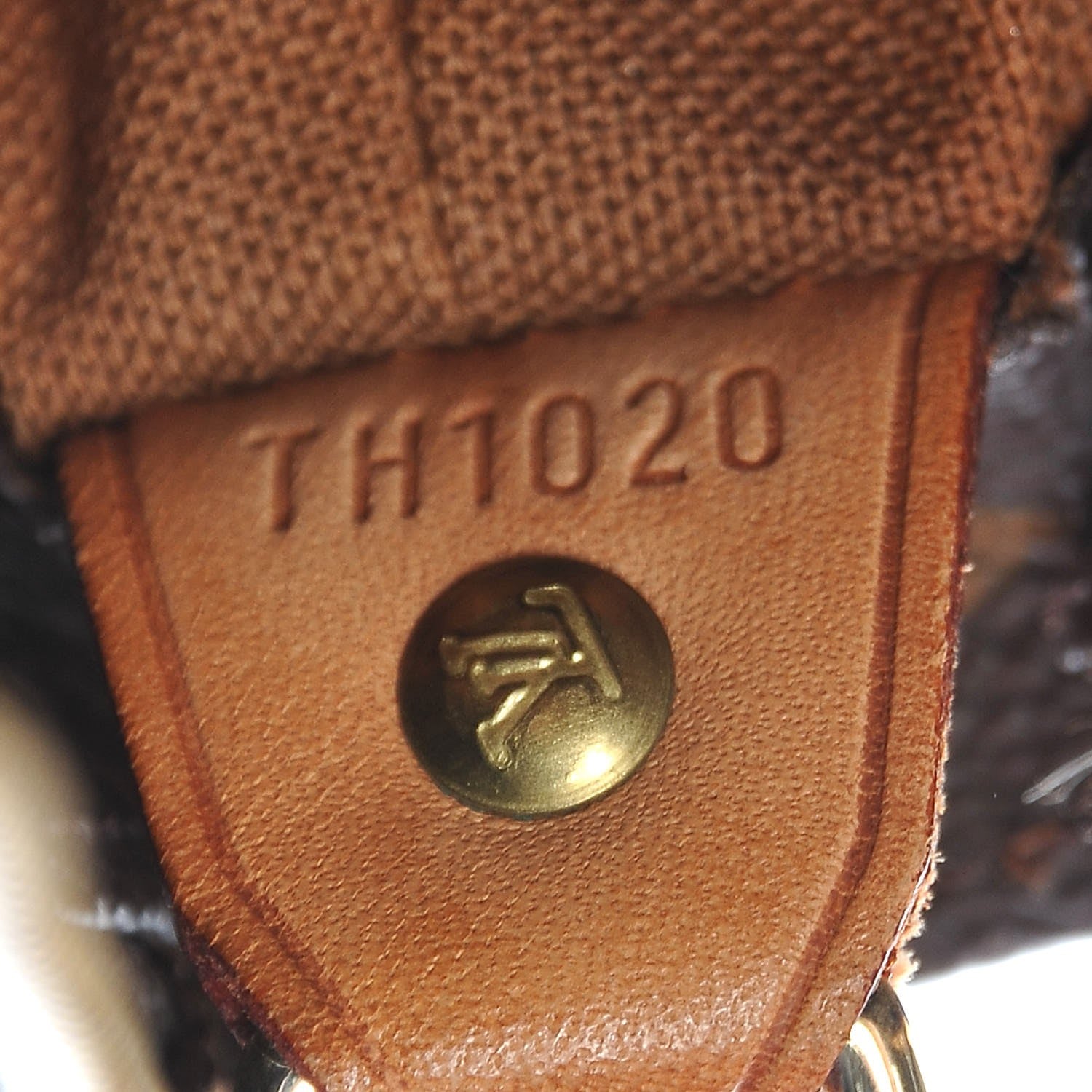 Louis Vuitton Monogram Cabas Mezzo 7 of 11