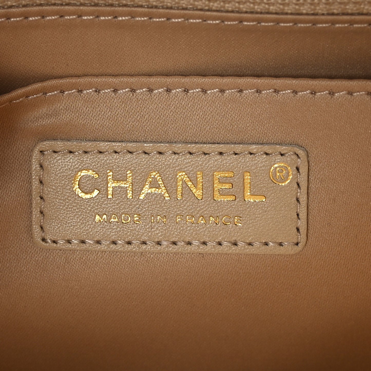 Lambskin Quilted Medium Golden Class Flap White