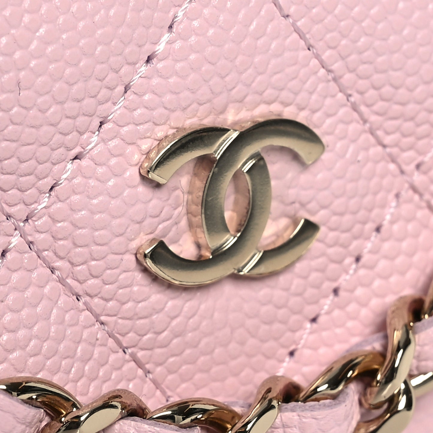 Caviar Quilted Small Vanity Case With Chain Light Pink