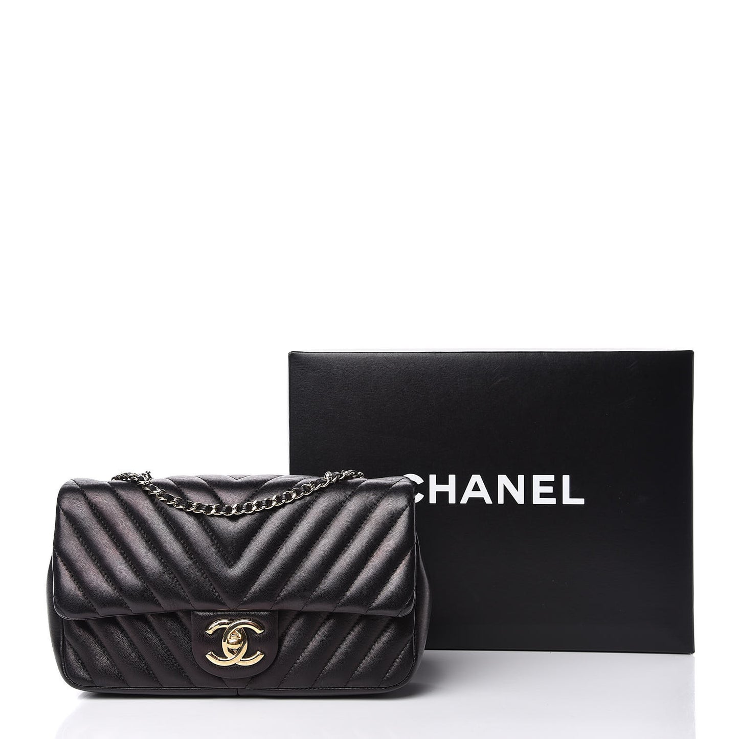 Calfskin Chevron Medium Single Flap Black