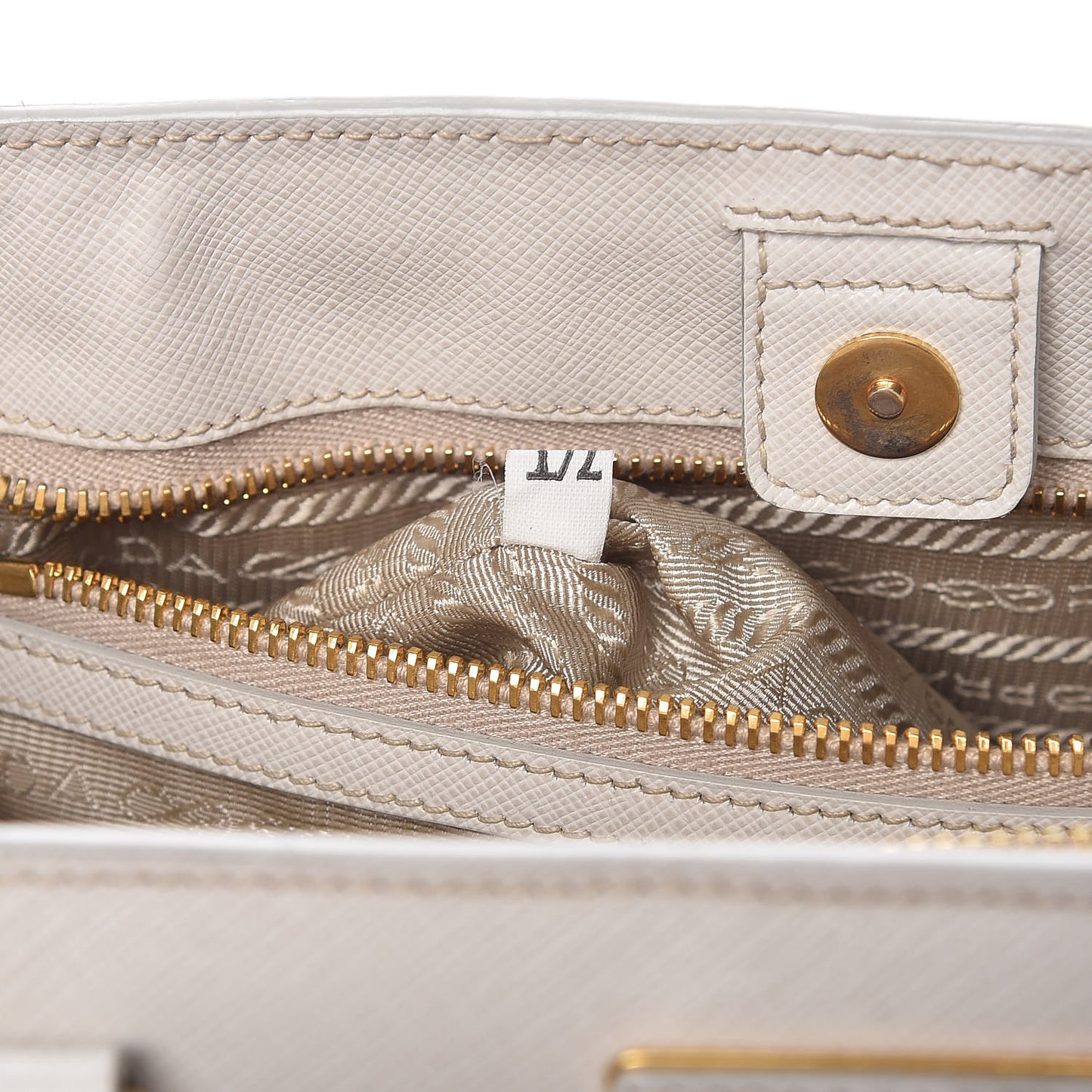 Saffiano Lux Medium Tote Talco