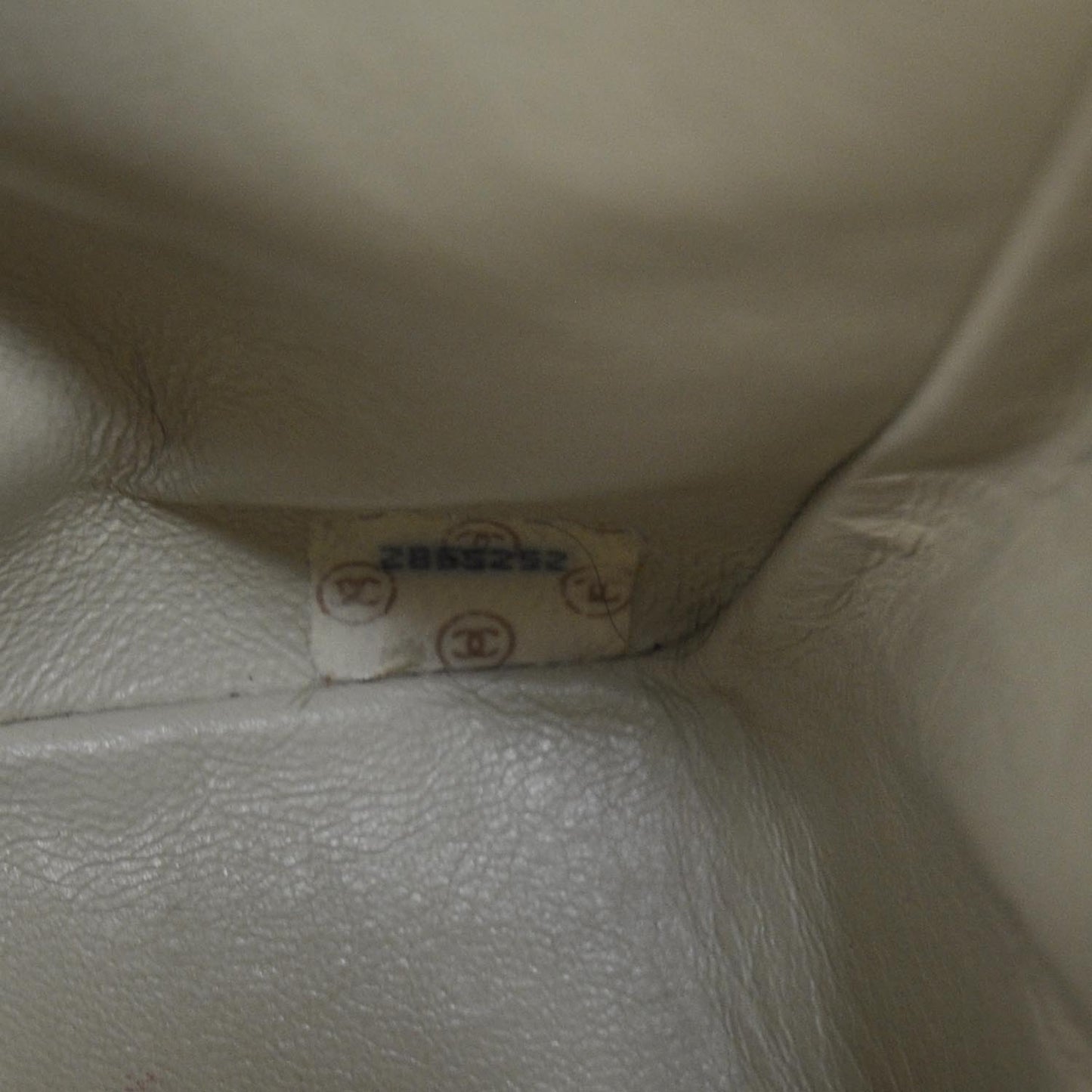 Lambskin Quilted Medium Double Flap White GHW