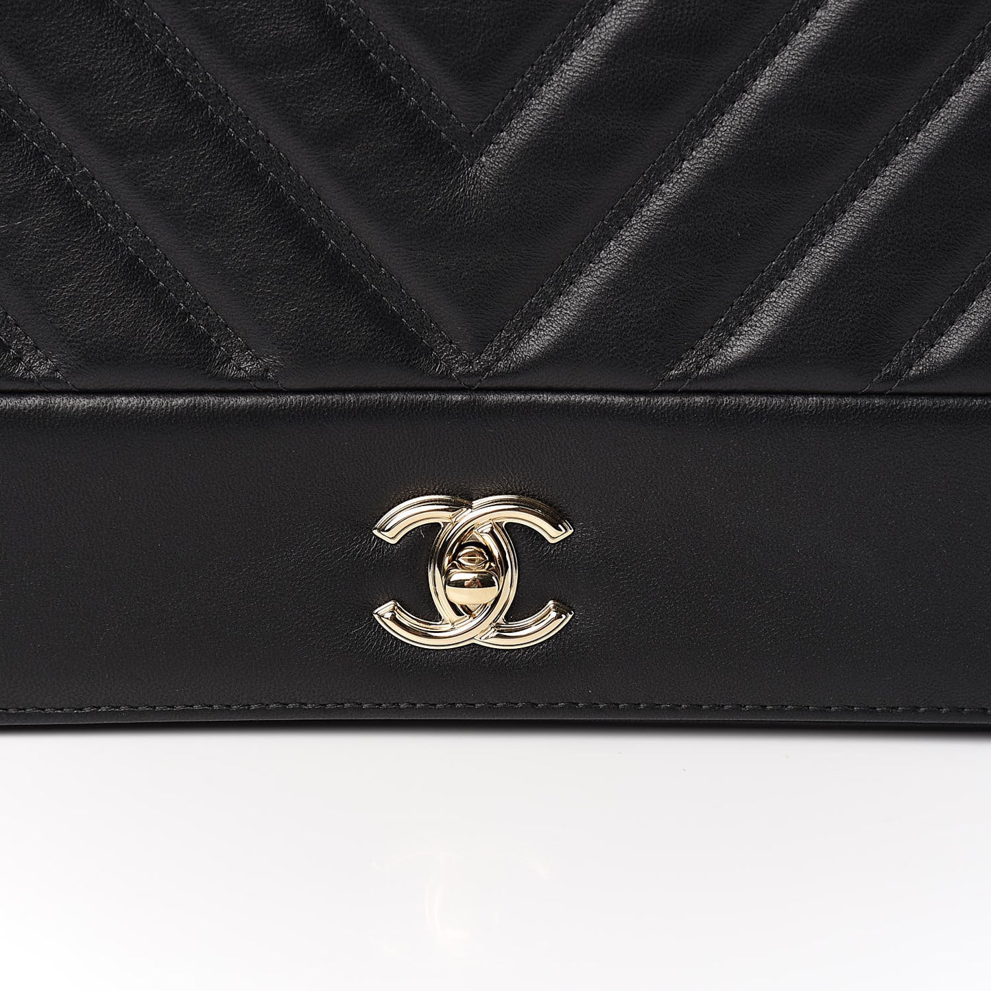 Lambskin Chevron Quilted Flap Black
