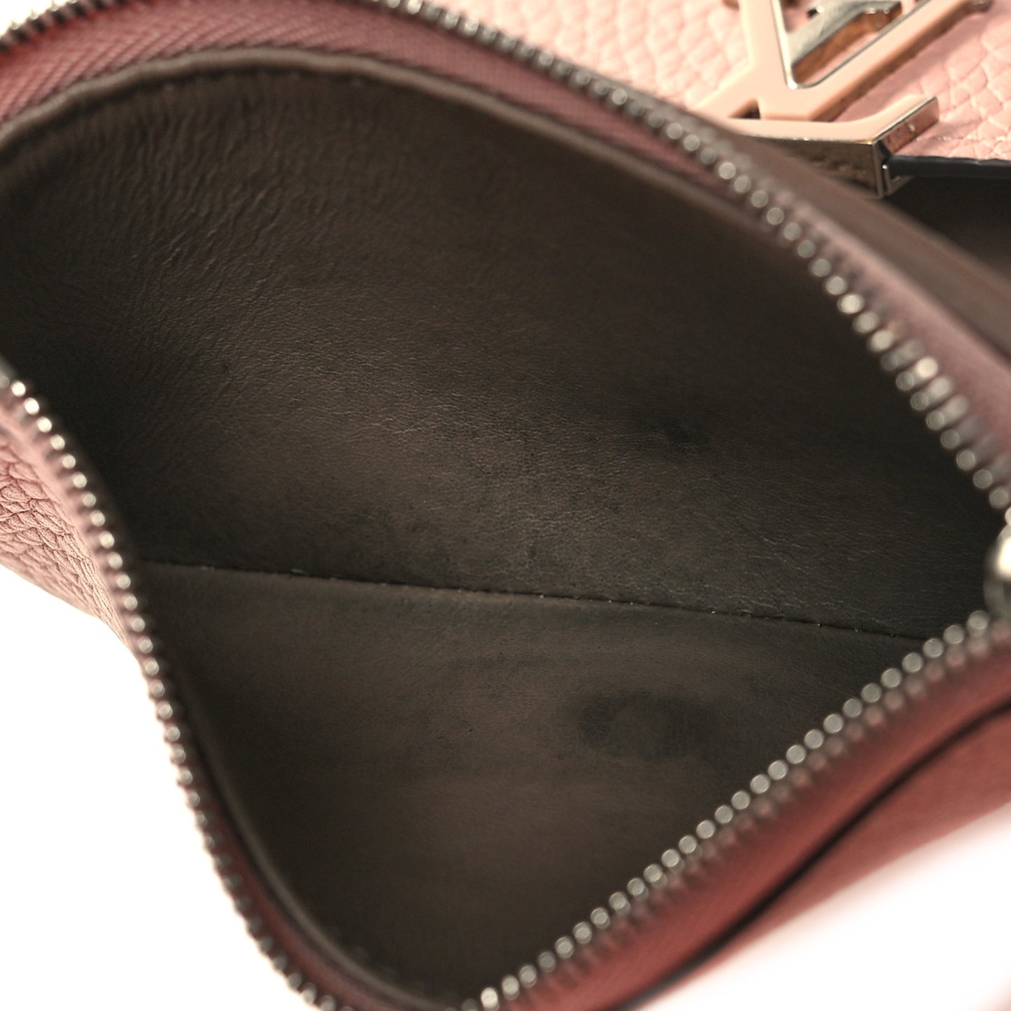 Taurillon Capucines Compact Wallet Magnolia