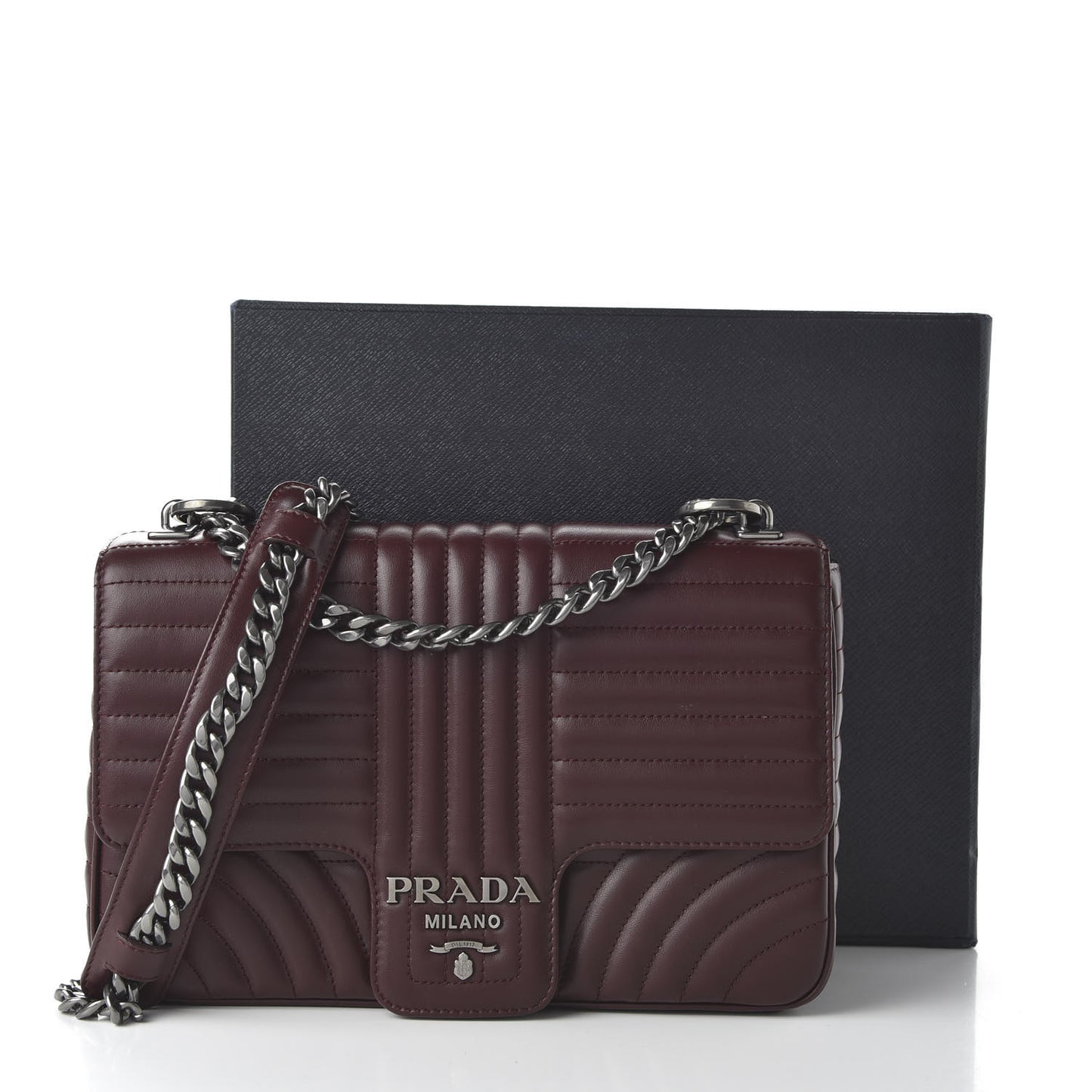 Soft Calfskin Impunture Diagramme Large Chain Flap Shoulder Bag Granato