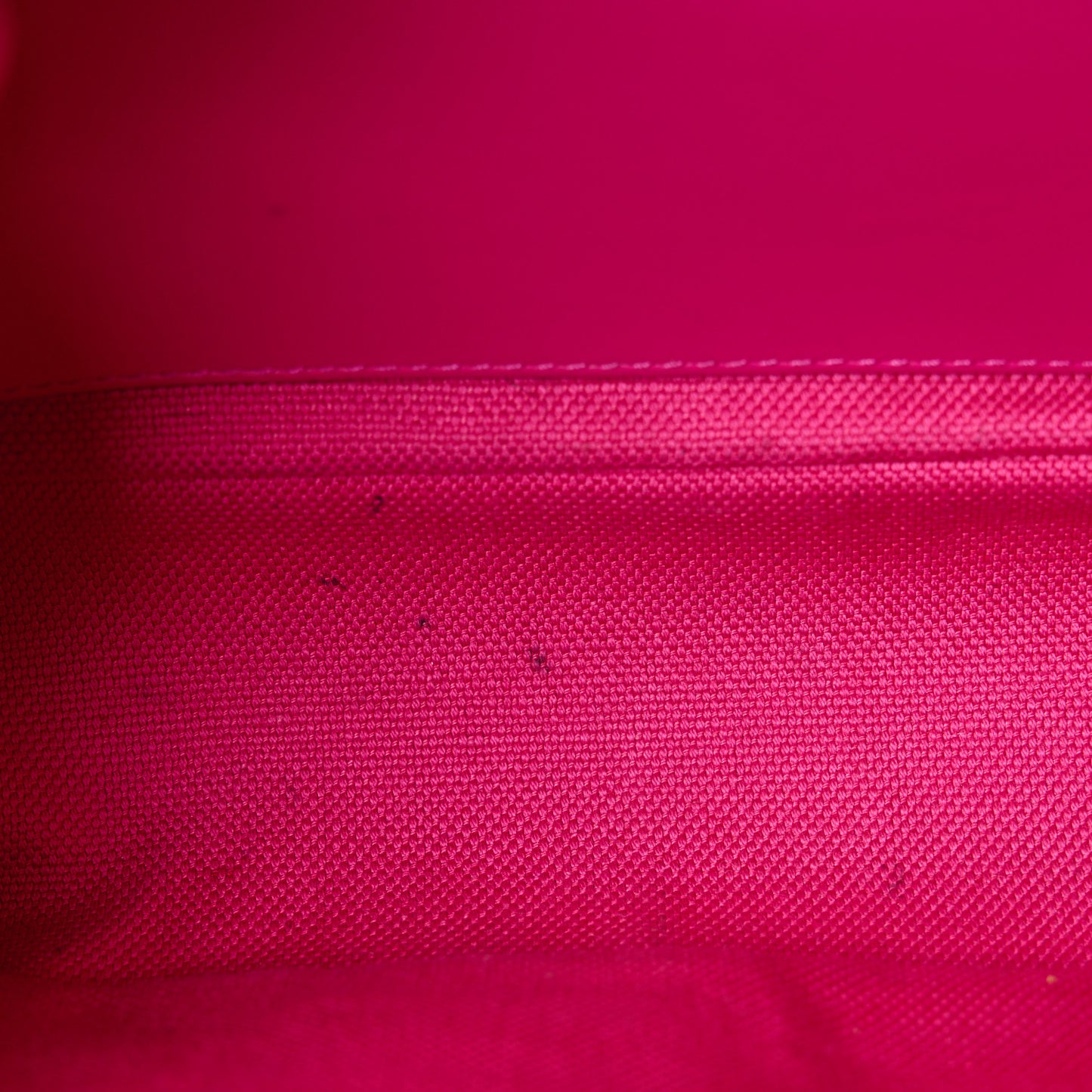 Calfskin Matelasse Monochrome Small GG Marmont Chain Shoulder Bag Classic Fuxia