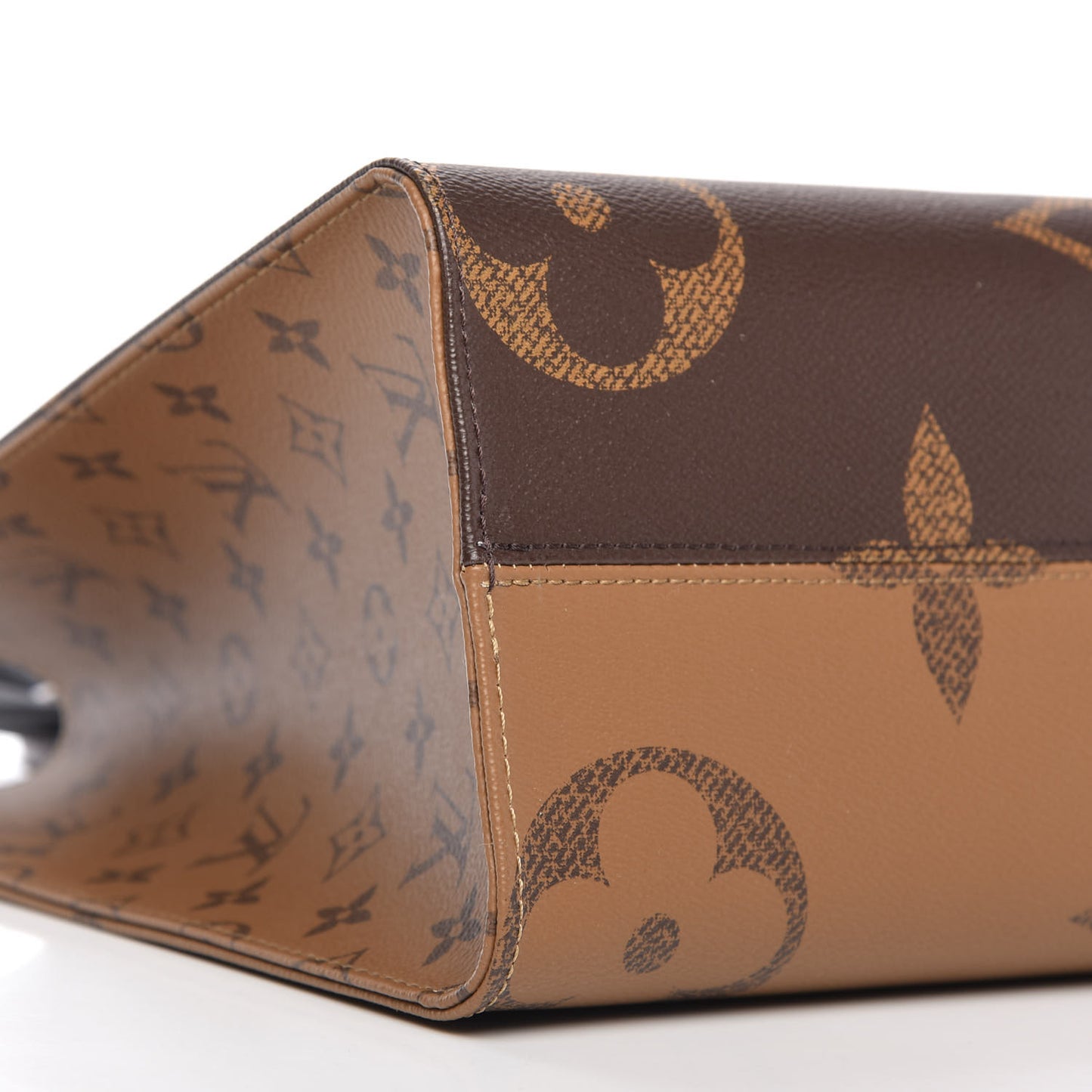 Reverse Monogram Giant Onthego MM