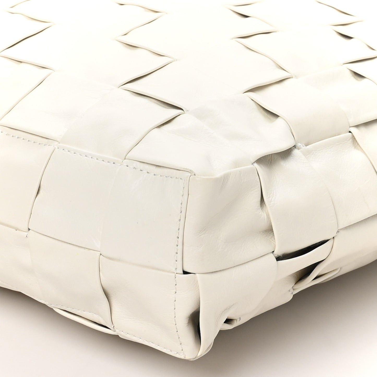 Calfskin Maxi Intrecciato Cassette Tote White