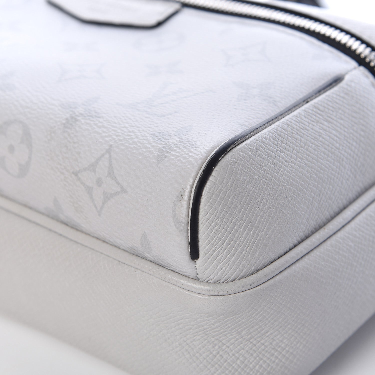Louis Vuitton Taiga Monogram Outdoor Messenger White 9 of 14