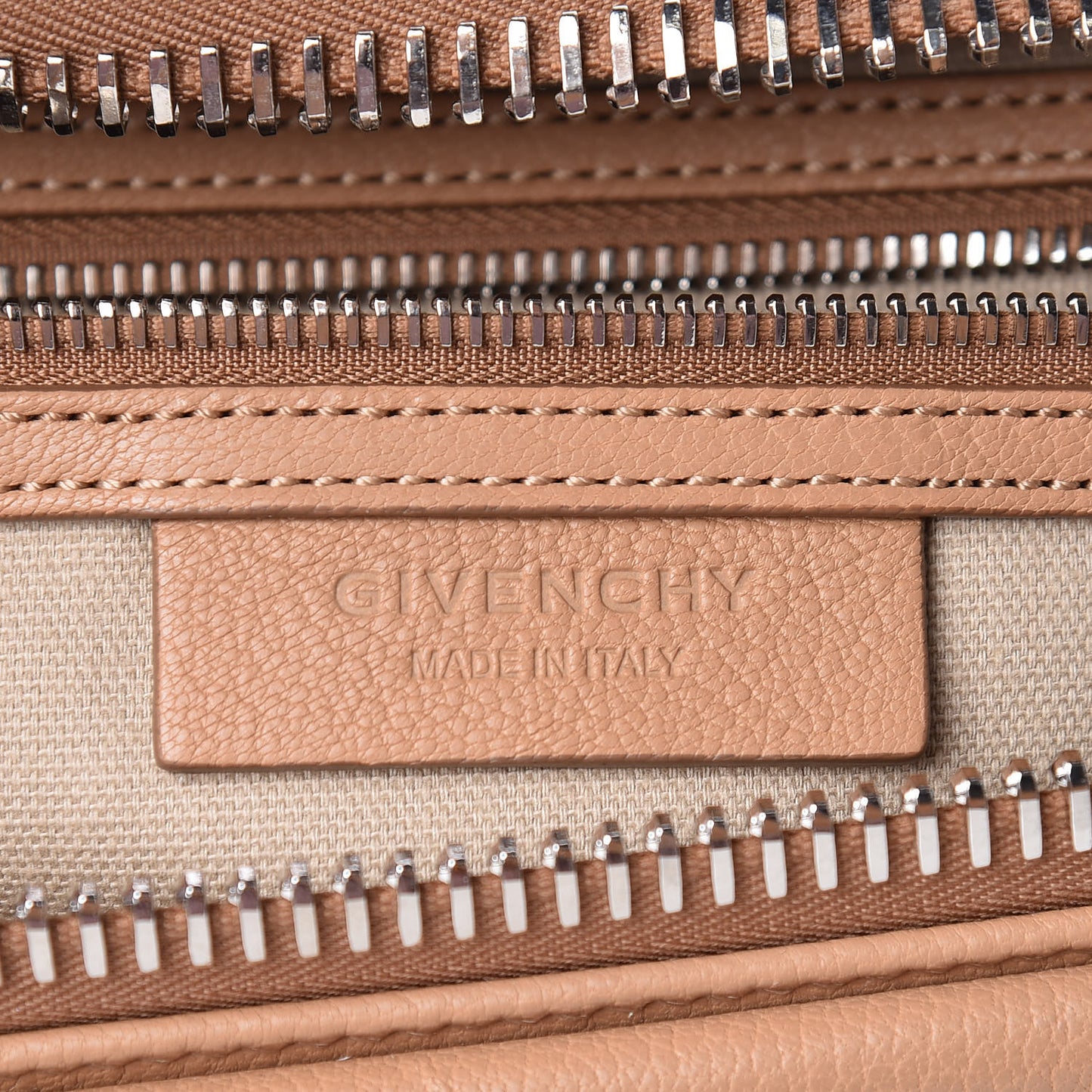 Sugar Goatskin Medium Antigona Medium Beige