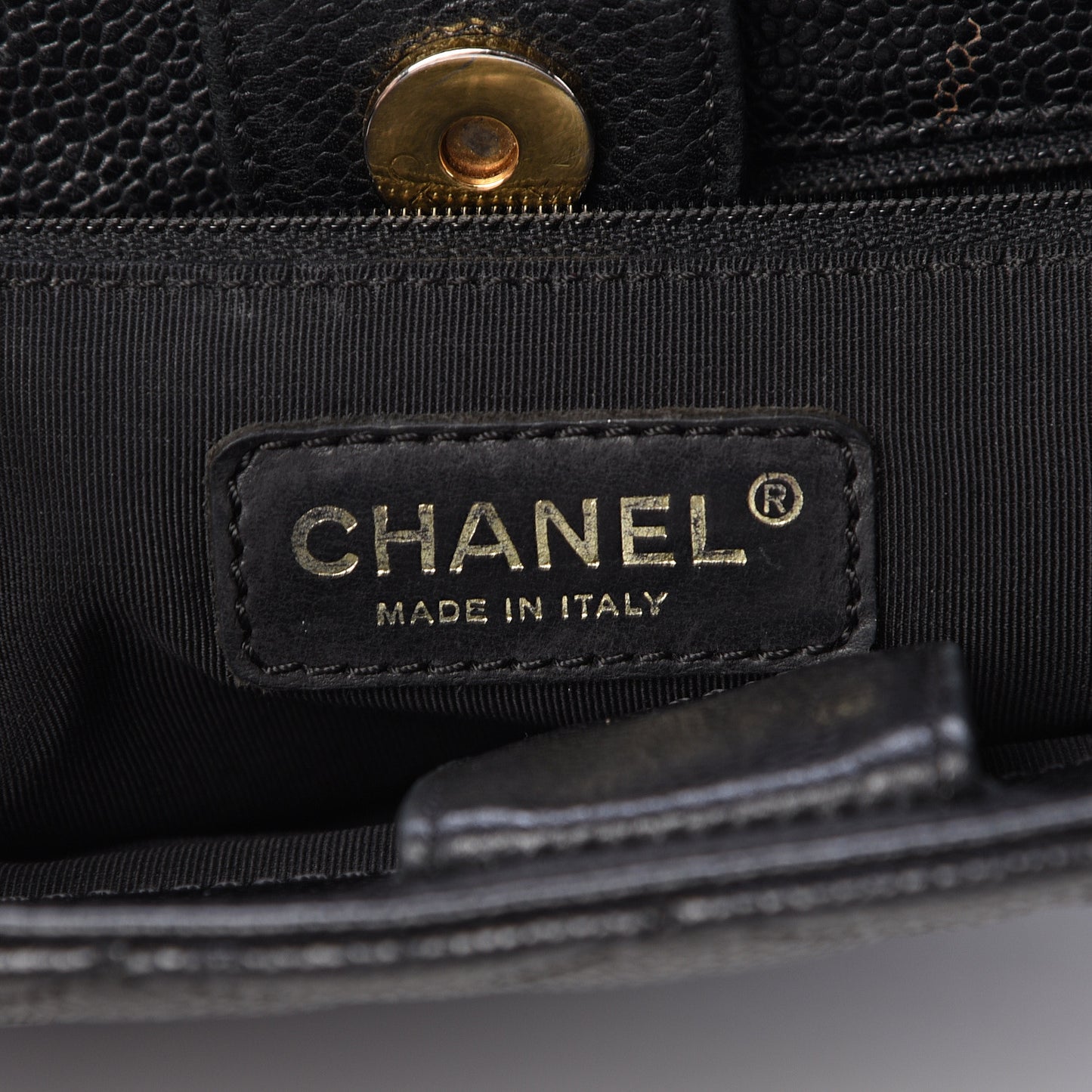 Caviar Quilted Petit Shopping Tote PST Black