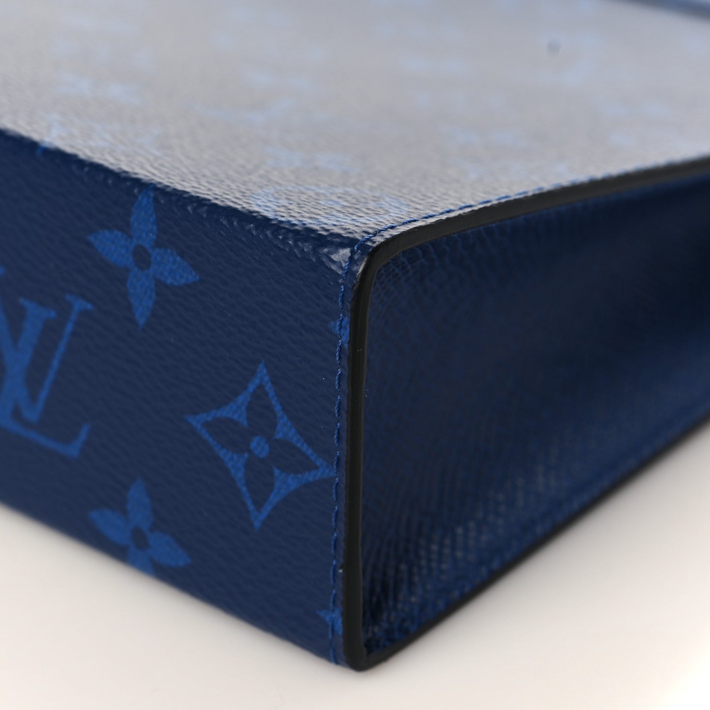 Monogram Eclipse Pochette Voyage MM Pacific Blue