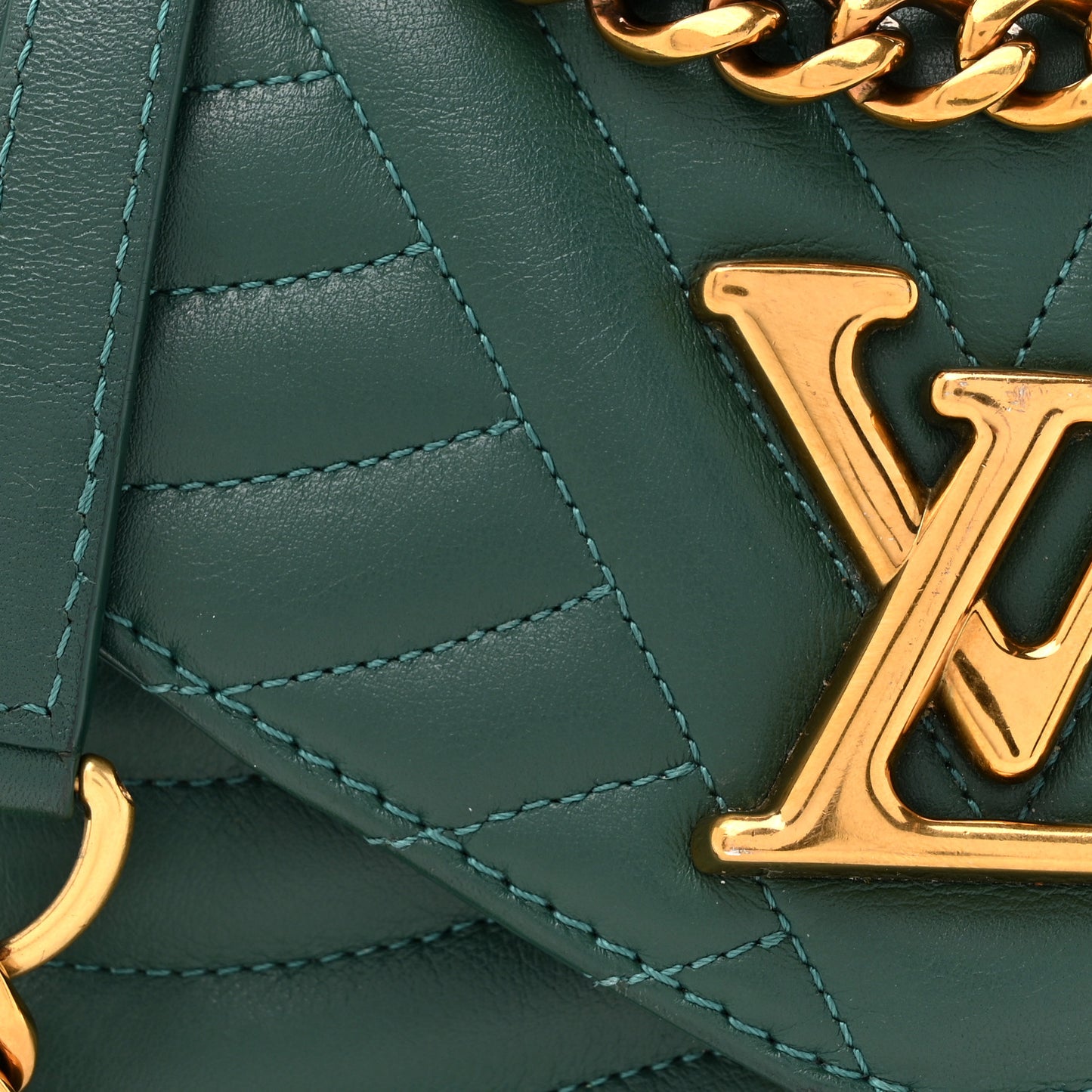 Calfskin New Wave Chain PM Emerald