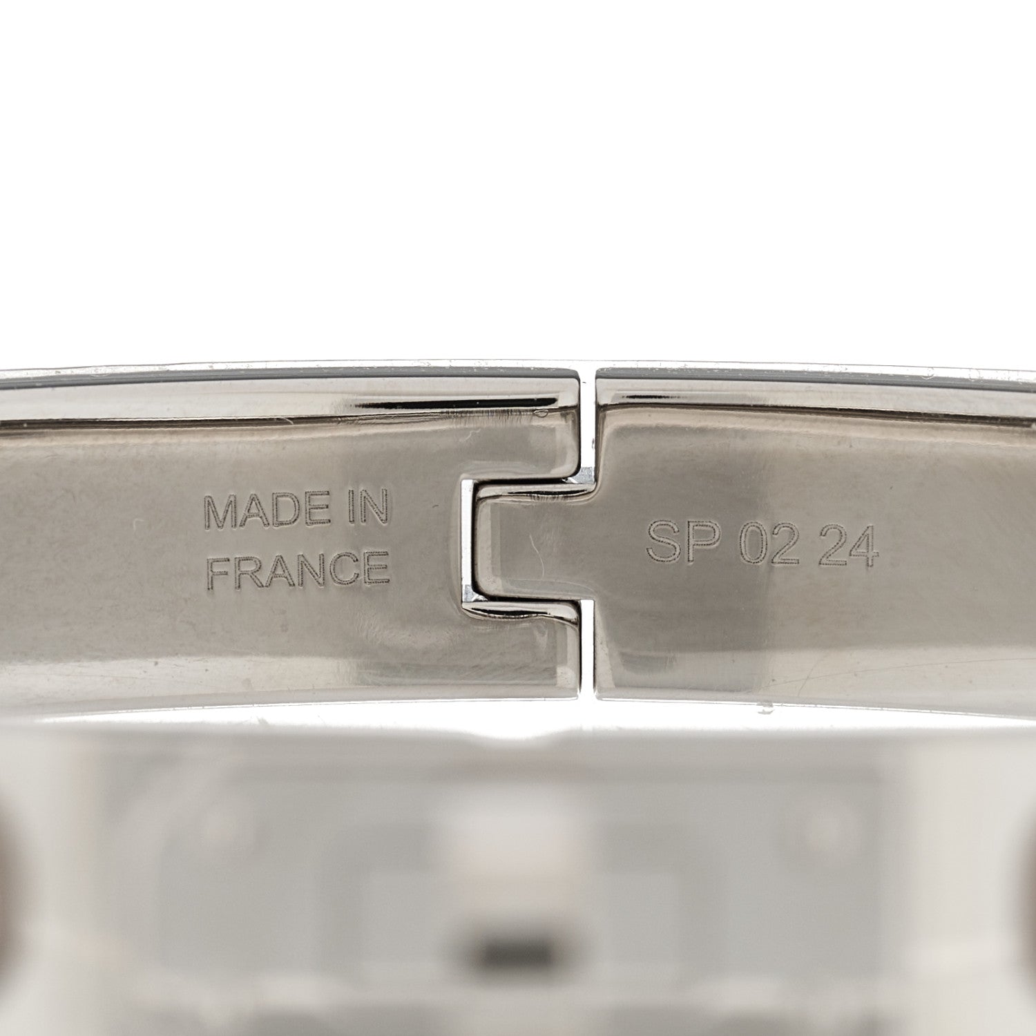 Hermes Enamel Mini Clic Kelly Bracelet PM Marron Glace 7 of 8