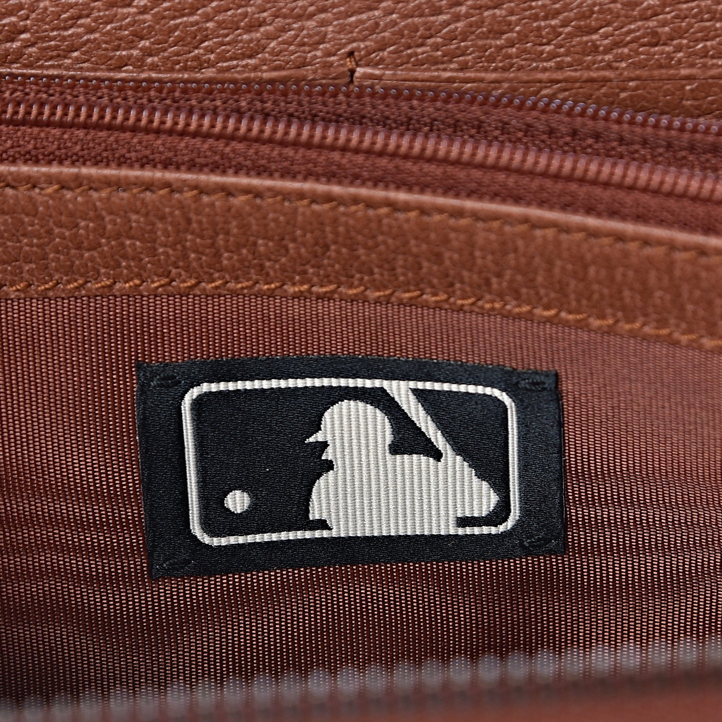 X MLB GG Monogram NY Yankees Zip Around Wallet Beige Ruggine Ivory