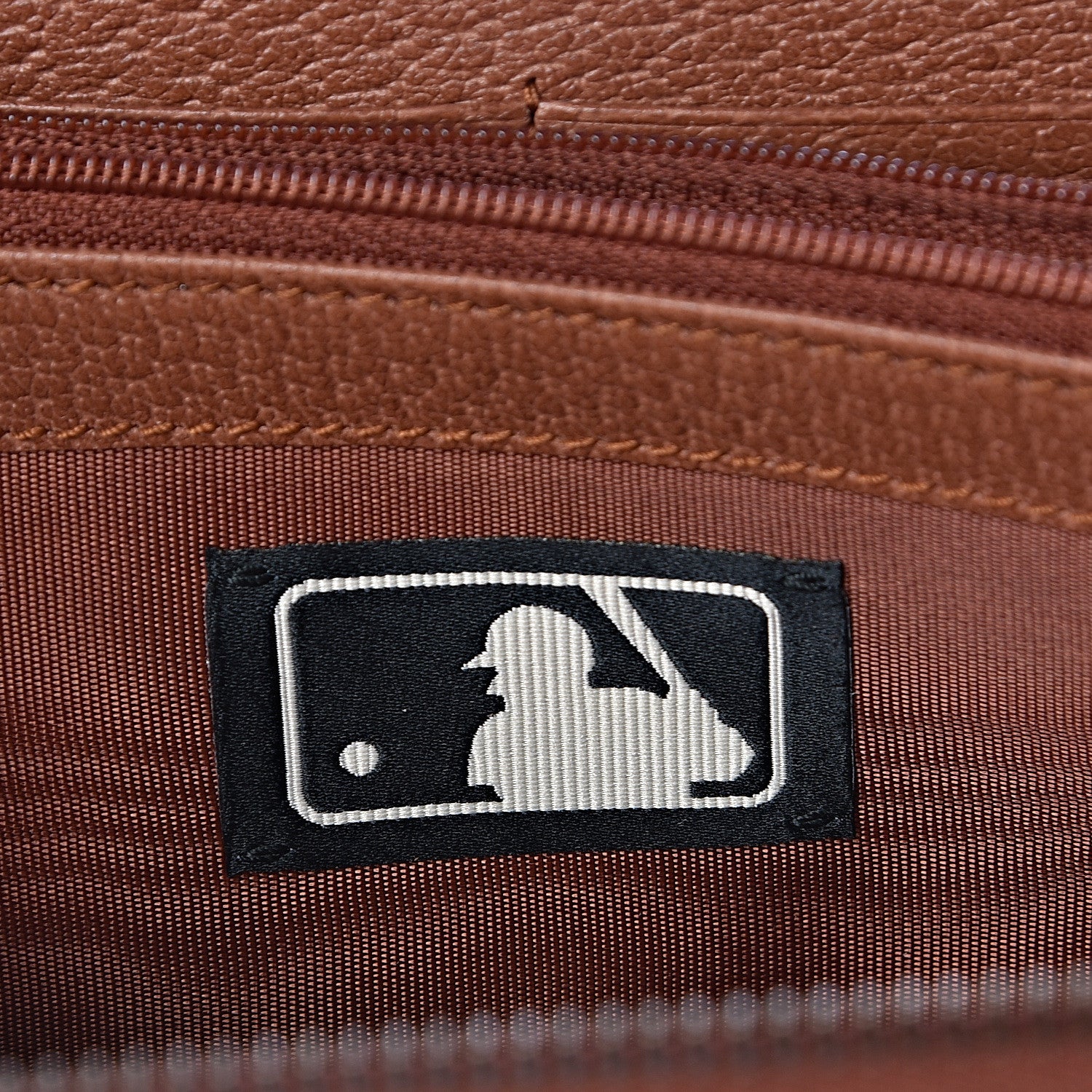 Gucci X MLB GG Monogram NY Yankees Zip Around Wallet Beige Ruggine Ivory 7 of 8