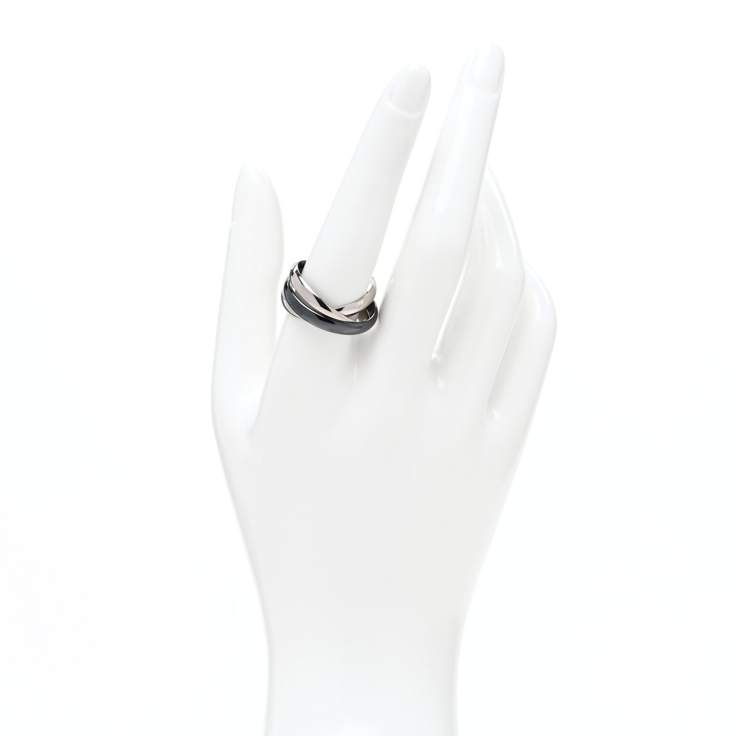 18K White Gold Black Ceramic Trinity Ring 62 10