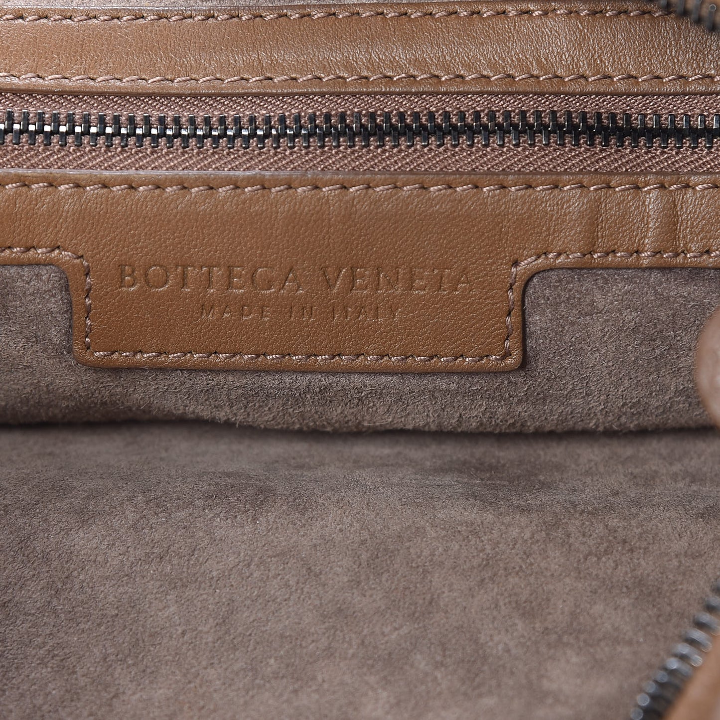 Nappa Intrecciato Medium Veneta Hobo Maple