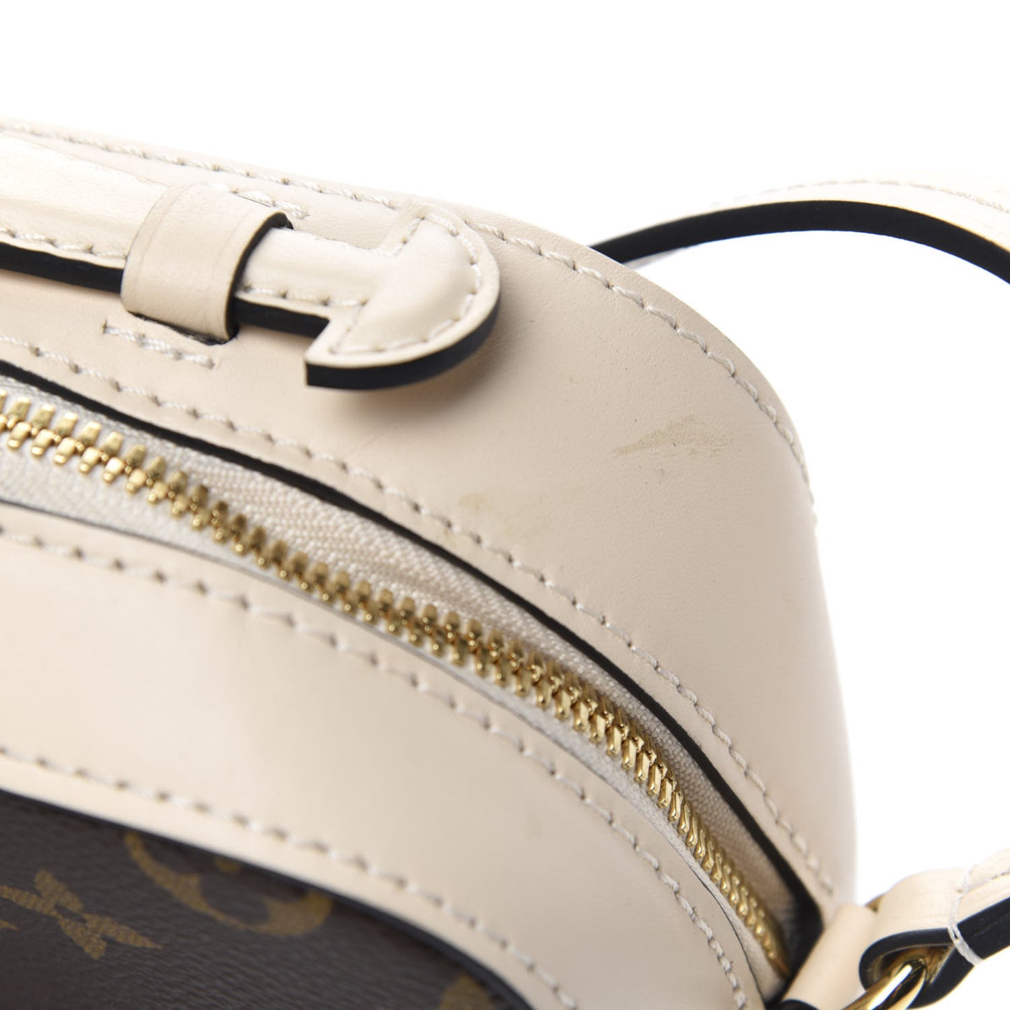 Monogram Saintonge Creme