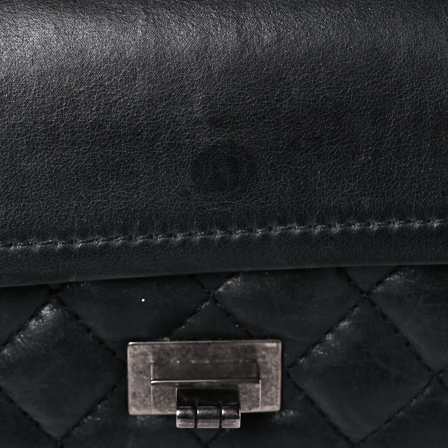 Iridescent Calfskin Quilted 2.55 Reissue 224 Flap Black