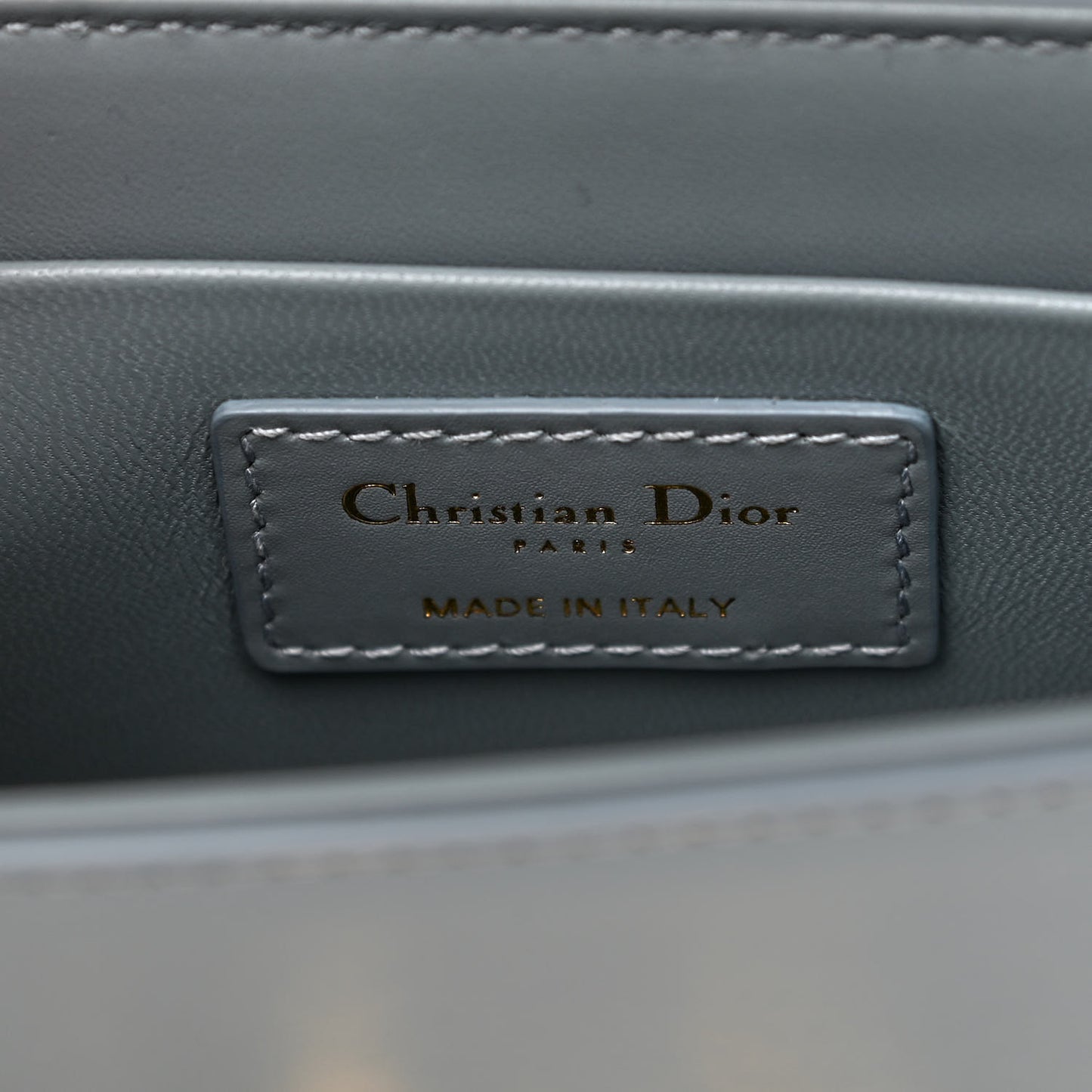Box Calfskin 30 Montaigne Box Bag Gray