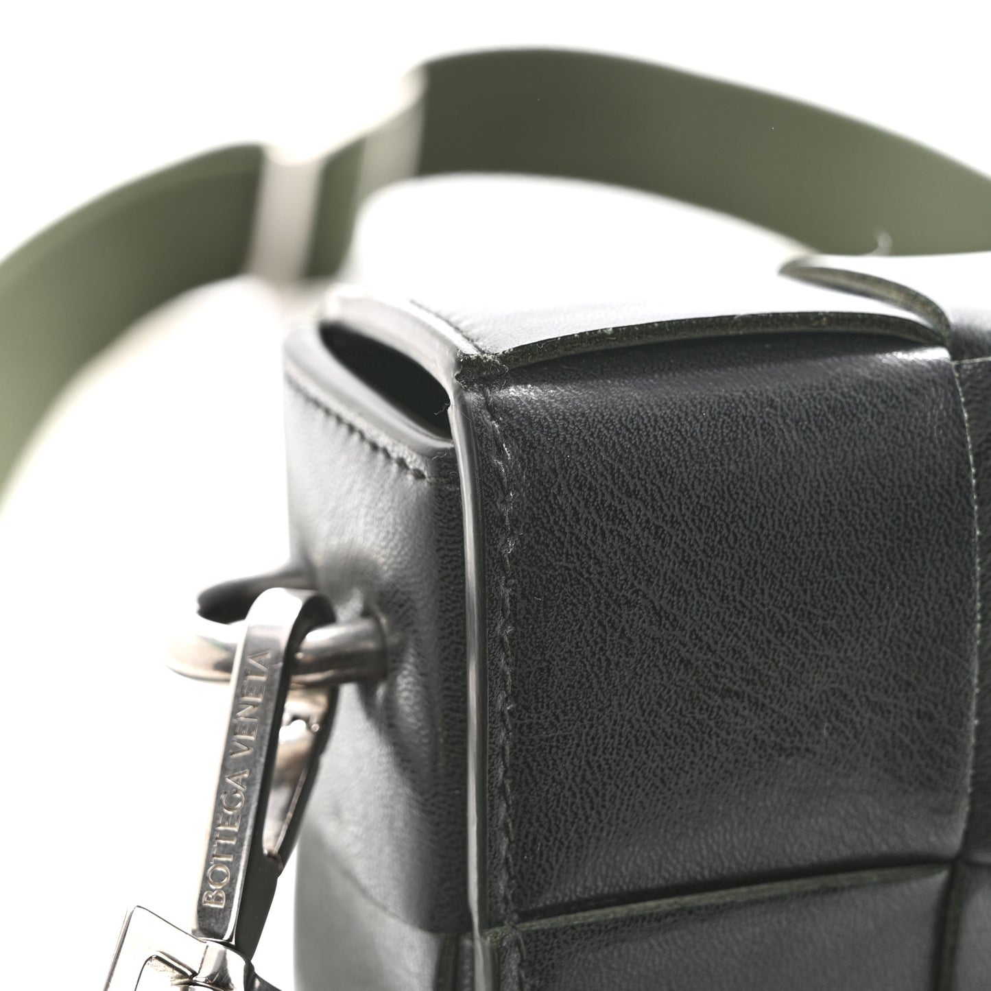 Calfskin Maxi Intreccio Cassette With Strap Bag Dark Green