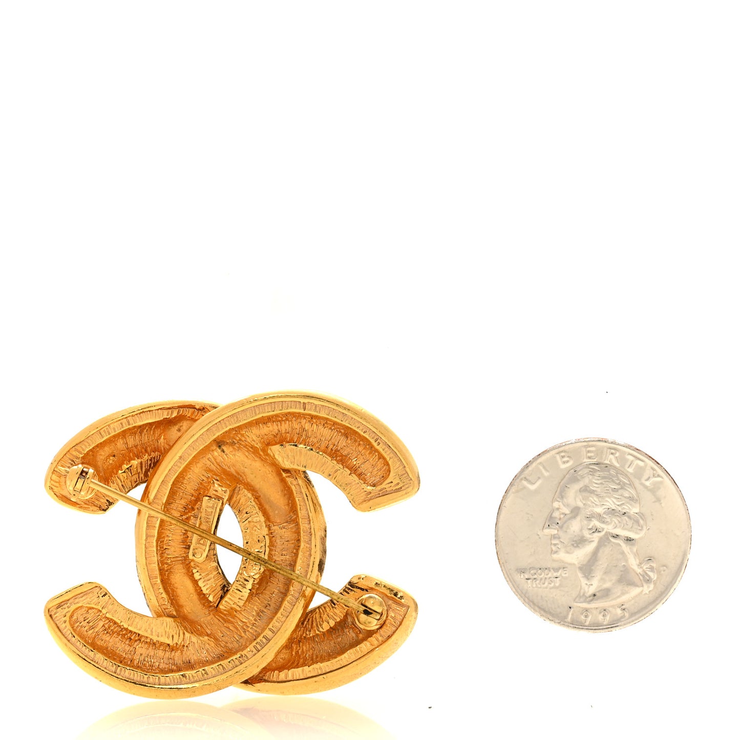 Metal Quilted Large CC Brooch Gold