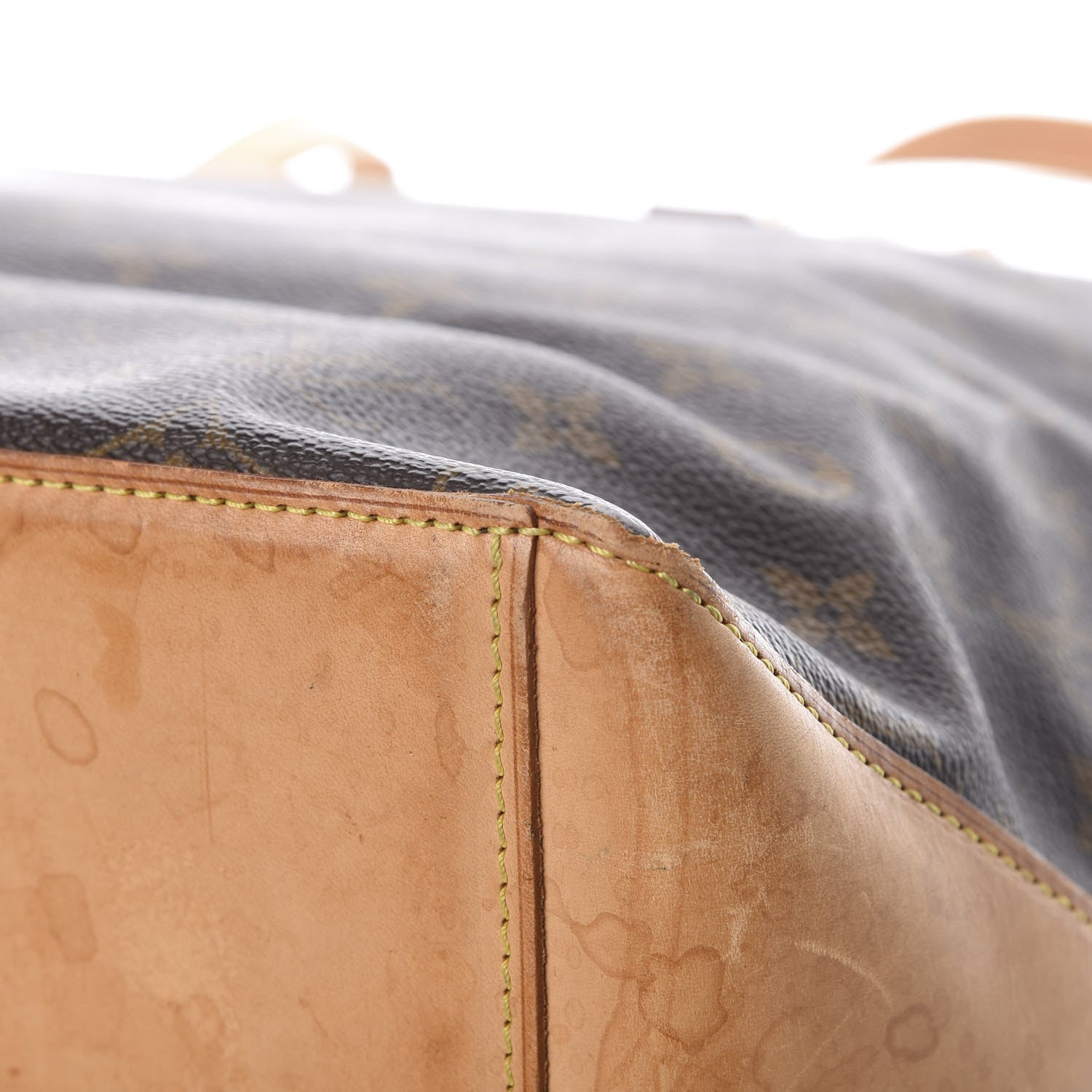 Louis Vuitton Monogram Cabas Mezzo 11 of 18