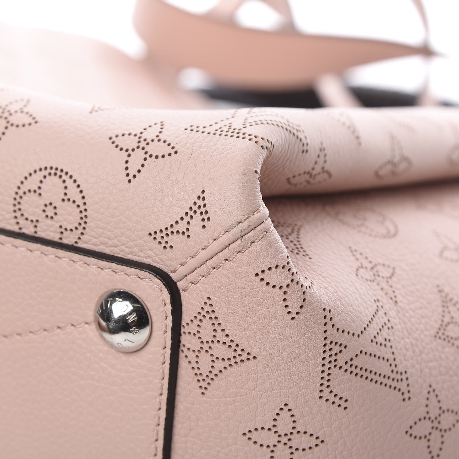 Louis Vuitton Mahina Babylone PM Magnolia 11 of 13