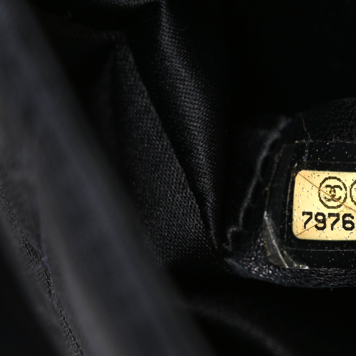 Nylon Medium Travel Flap Black
