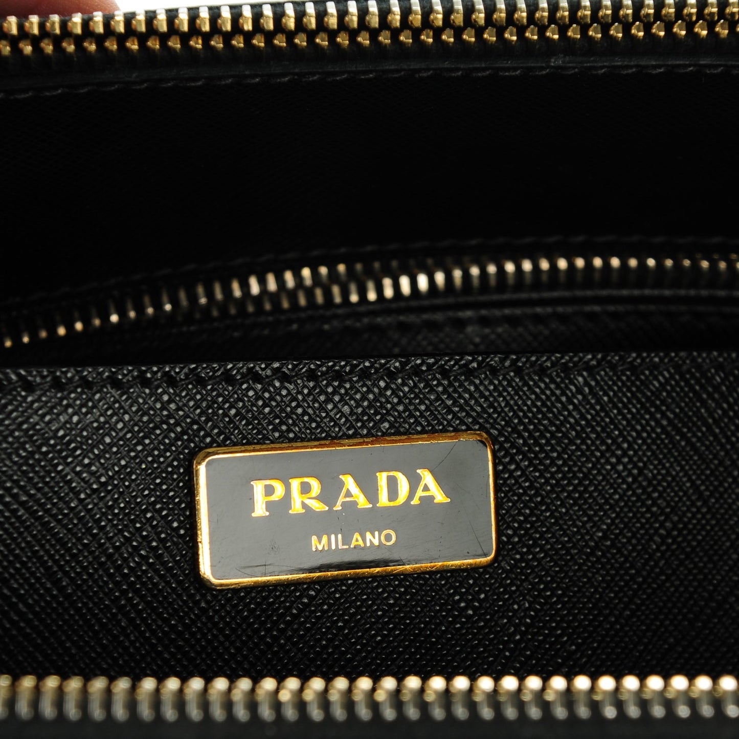Saffiano Lux Extra Large Galleria Double Zip Tote Black