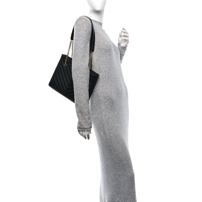 Saint Laurent Grain de Poudre Matelasse Chevron Medium Tribeca Shopping Bag Black 2 of 10