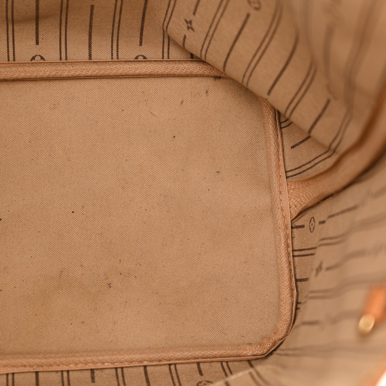 Louis Vuitton Monogram Neverfull MM 11 of 24