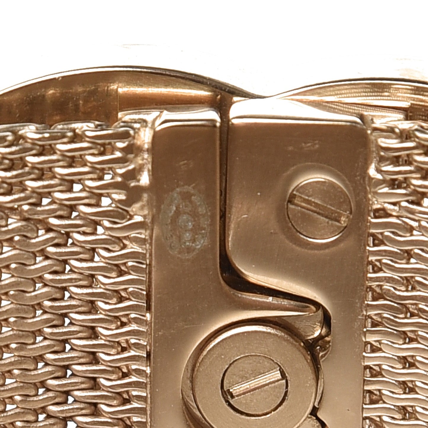 Metal Mesh CC Turnlock Bracelet Medium Gold