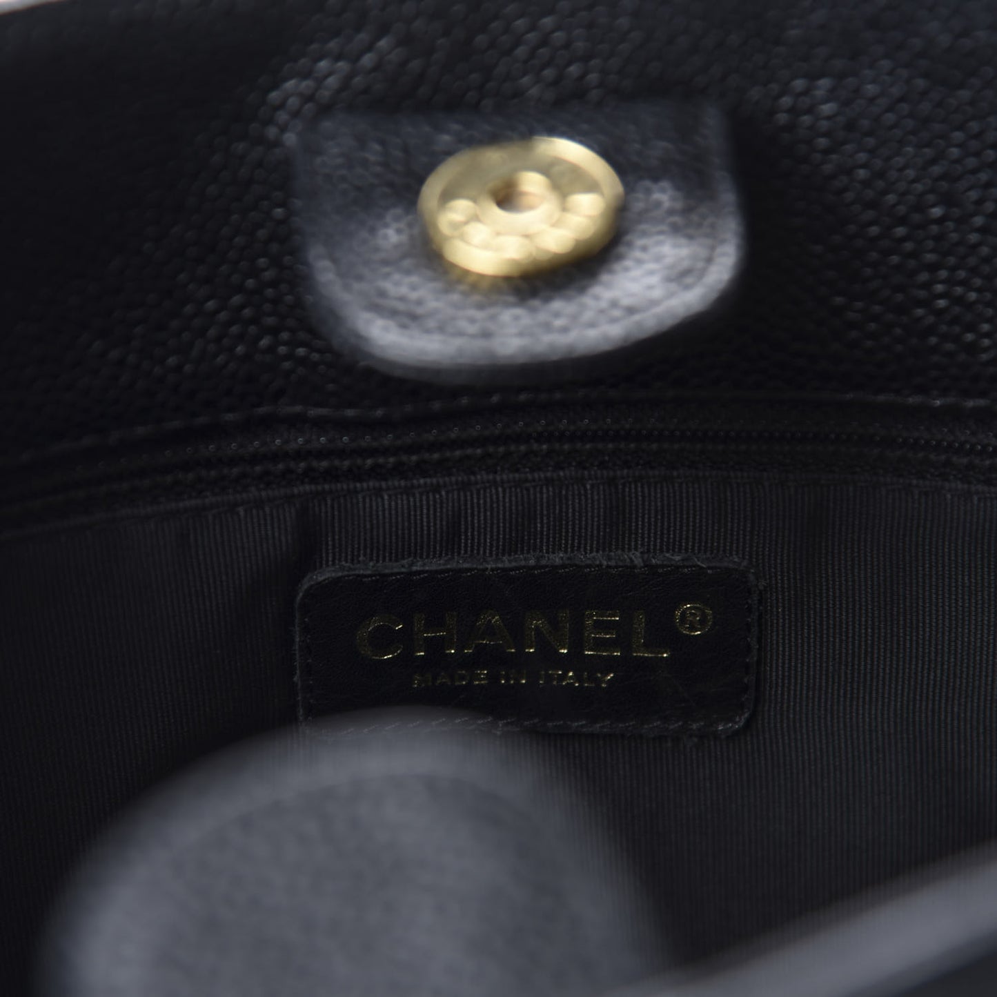 Caviar Quilted Petit Shopping Tote PST Black