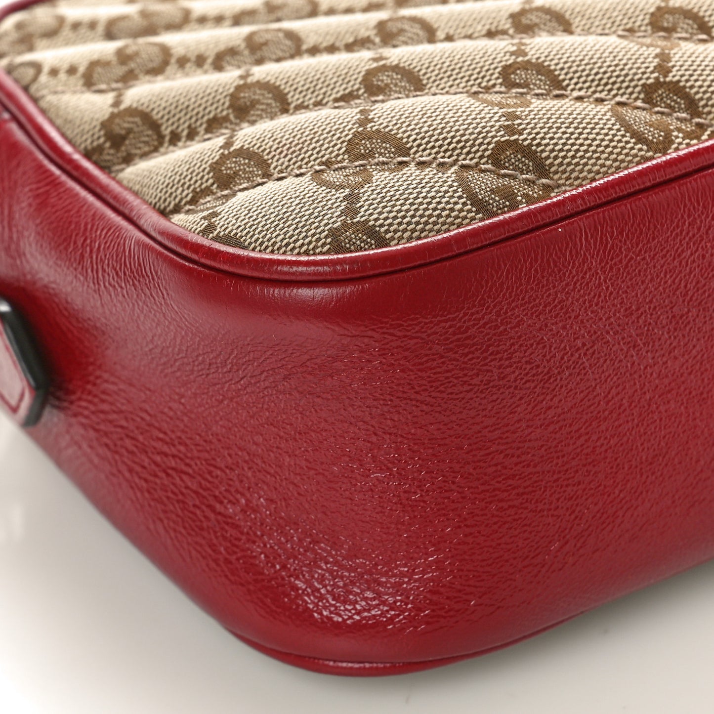Monogram Azalea Calfskin Matelasse Diagonal Small GG Marmont Chain Shoulder Bag Beige Ebony New Cherry Red
