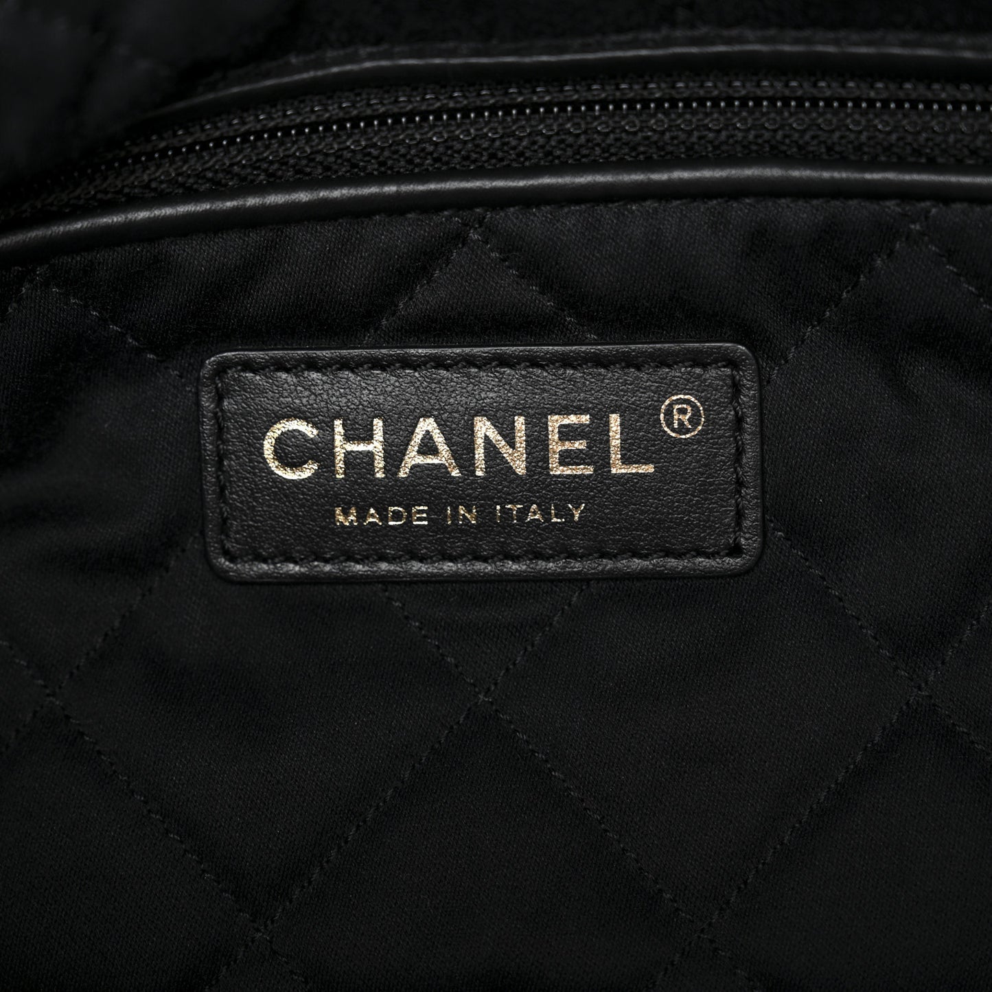 Shiny Calfskin Quilted Small Chanel 22 Black