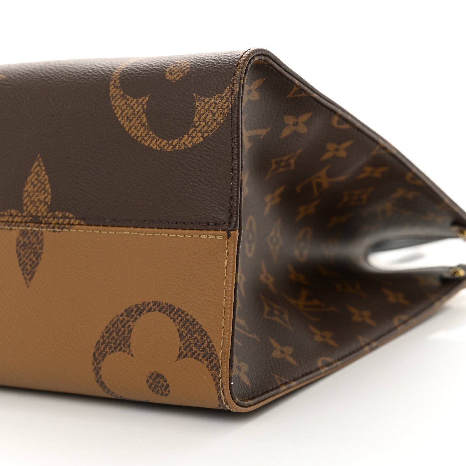 Louis Vuitton Reverse Monogram Giant Onthego MM 8 of 9