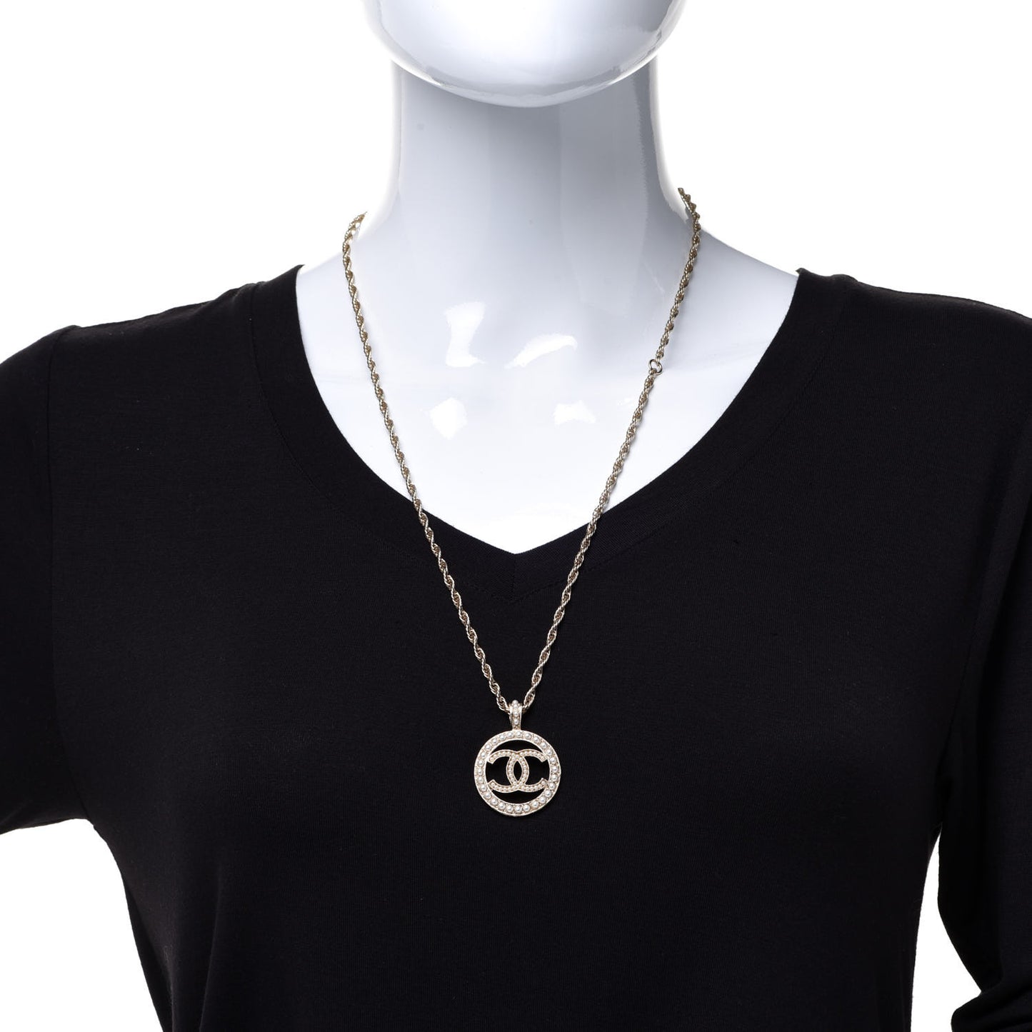 Pearl CC Round Pendant Necklace Gold