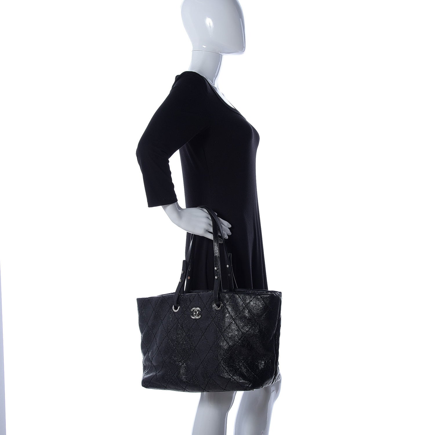 Chanel Glazed Calfskin Large On The Road Tote Black 2 of 22