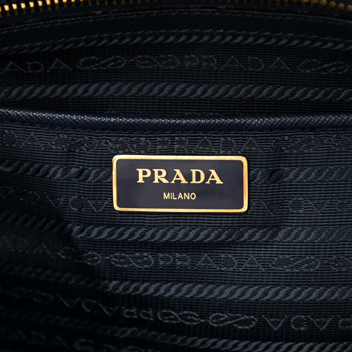Saffiano Medium Galleria Double Zip Tote Baltico