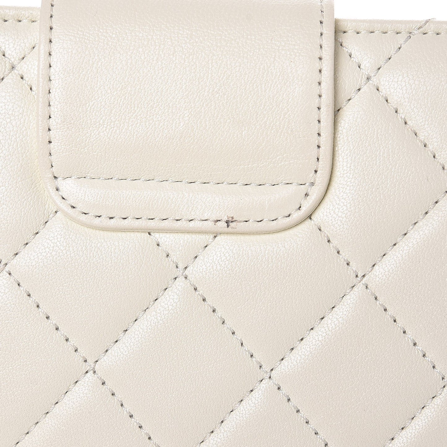 Sheepskin Quilted Beauty Lock Clutch White